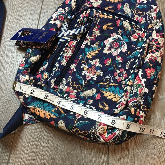 NWT Vera Bradley x Harry Potter Sling Backpack  home to hogwarts - Picture 6 of 9